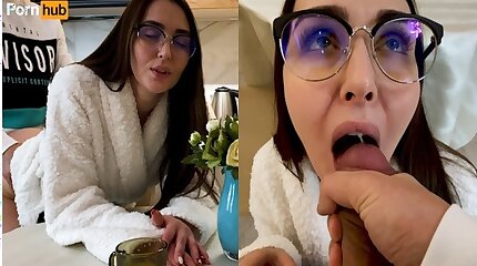 Домохозяйка изменяет с другом