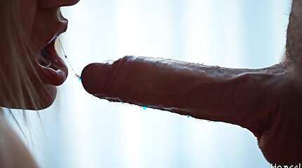 Отлизал и отъебал пизду у окна